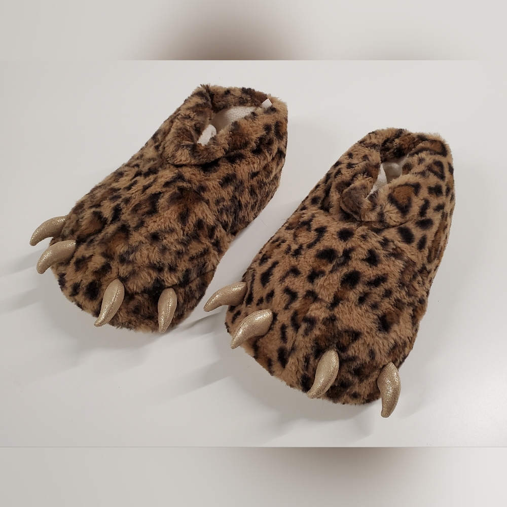 ON girls Leopard Print Slippers Size L (1-2)